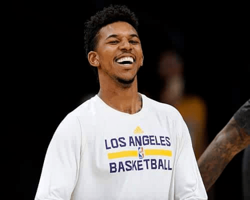 进球+造乌龙，麦克托米奈当选那不勒斯2-0卡拉巴赫全场最佳