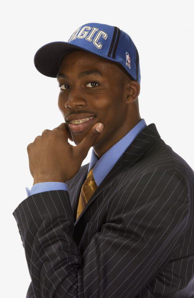 2023 赛季：天使队在赛季中段选择不交易大谷翔平，力拼季后赛但最终失败