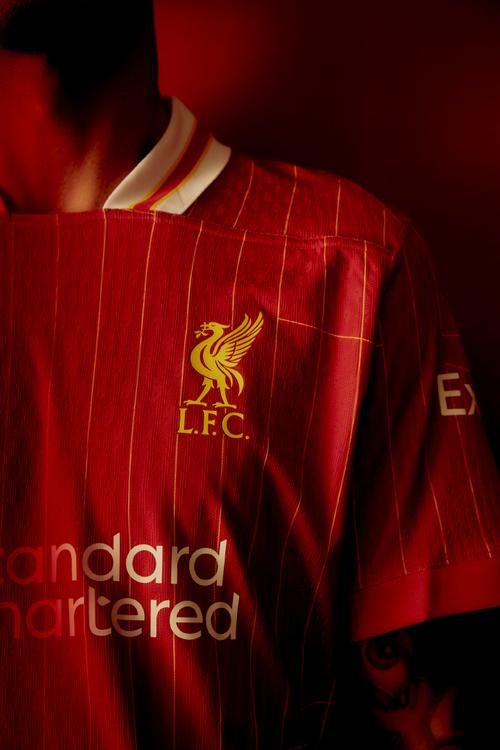 罗伯特·桑切斯因肌肉问题缺席切尔西对阵曼城的比赛，而韦斯利·福法纳今晨醒来出现发烧症状。[via @kierangill_DM] 来源：City Xtra