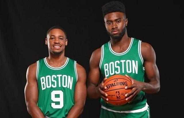 国足抵达沙特备战世界杯预选赛