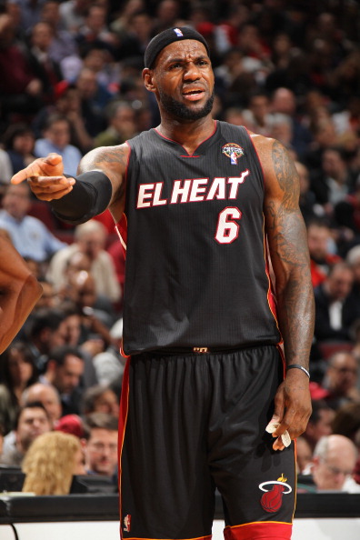 [图]足协杯-法比奥戴帽 国安3-0河南夺冠获亚冠资格