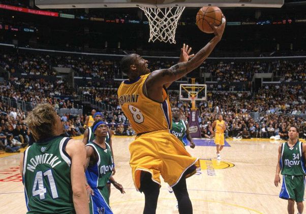 欧冠综合：巴黎“点杀”利物浦晋级八强