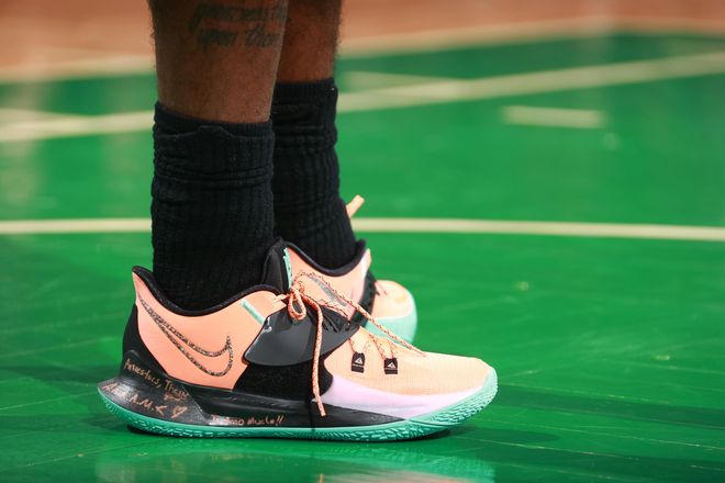 本赛季库追巴同时在场时，勇士攻防效率和净效率均为联盟第二